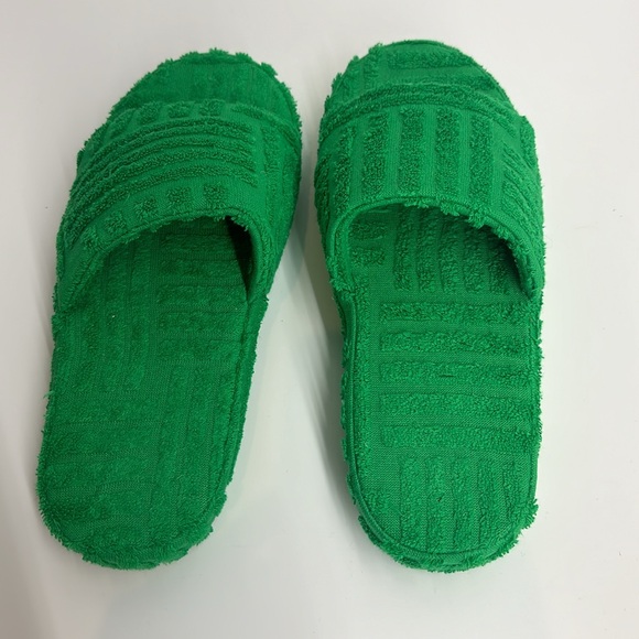 GREEN SLIDES - Picture 6 of 10